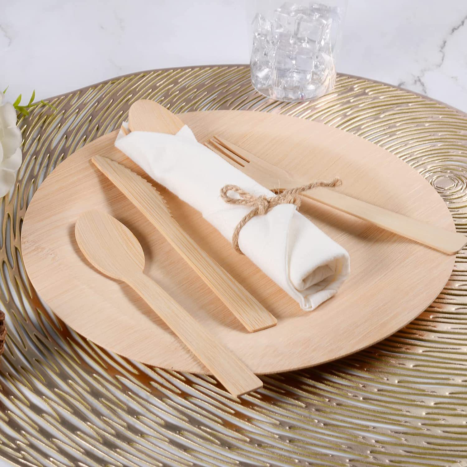 <strong>Why Choose Bamboo Tableware Over Wooden Tableware?</strong>