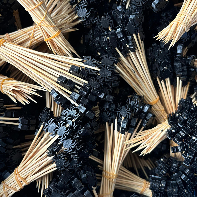 BambooMake.cn, 100 pieces/pack, Halloween Black Spider Disposable Fruit Sticks, Cocktail Sticks, Foo